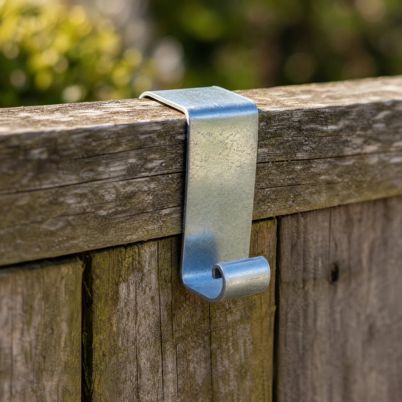 Over-fence Hooks, Set of 4 — detail of the zinc-plated bend and curled end